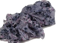 Šatka 140x140 cm stlačená kvietkovaná šedá